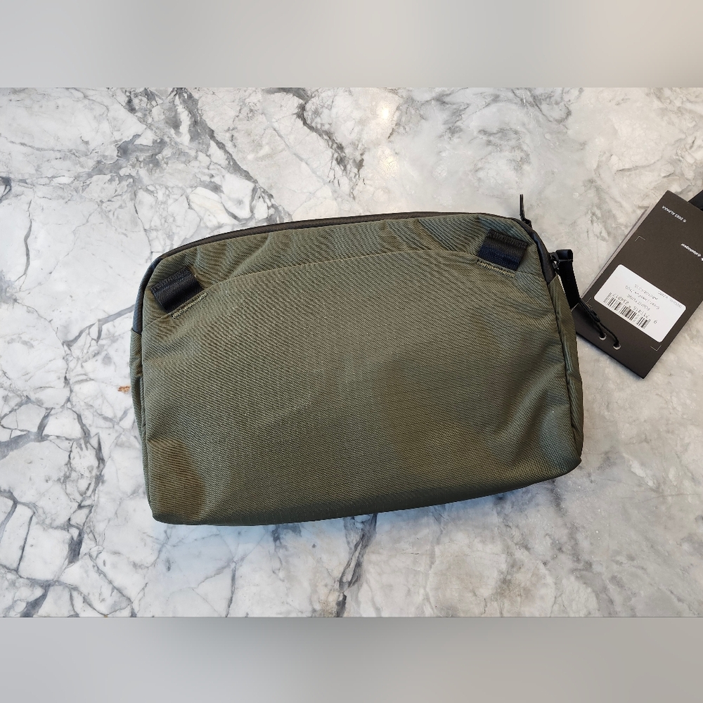 ALPAKA Flight Sling 2L Green Axoflux 210D Crossbody Bag NWT - Picture 10 of 11